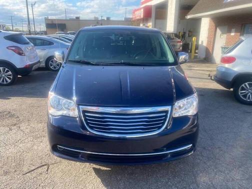 True Blue Pearl Coat 2015 Chrysler Town & Country Touring-L