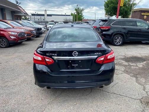 Super Black 2017 Nissan Altima 3.5 SL
