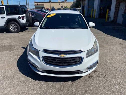 Summit White 2016 Chevrolet Cruze Limited 1LT