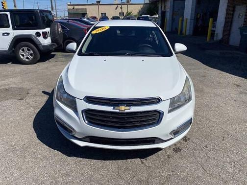 Summit White 2016 Chevrolet Cruze Limited 1LT