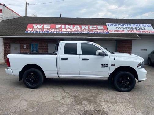 Bright White Clear Coat 2019 RAM 1500 Express