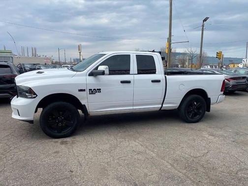 Bright White Clear Coat 2019 RAM 1500 Express
