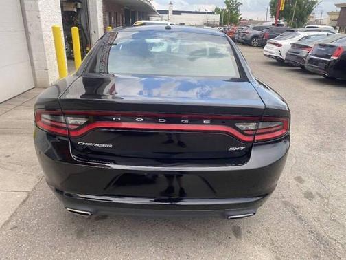 Pitch Black Clear Coat 2017 Dodge Charger SXT