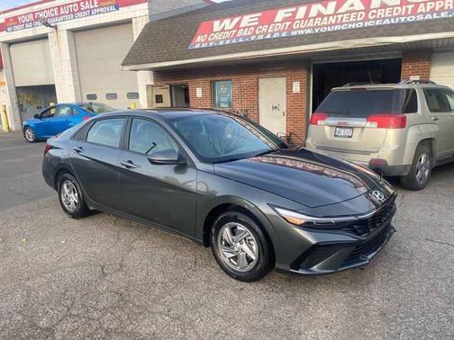 2025 Hyundai ELANTRA SE