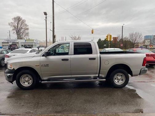 Bright Silver Metallic Clearcoat 2018 RAM 1500 Tradesman