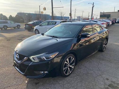Black 2017 Nissan Maxima 3.5 SV
