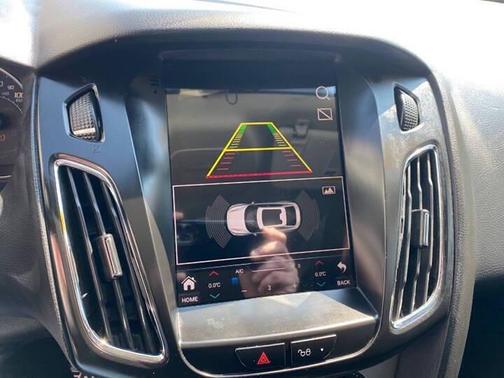 Oxford White 2014 Ford Focus SE