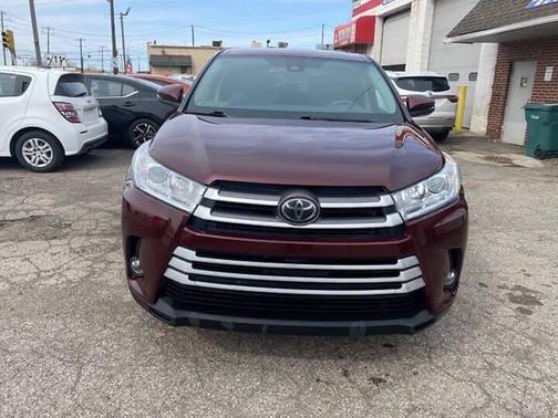 Ooh La La Rouge Mica 2019 Toyota Highlander LE