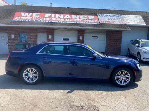 Gloss Black 2017 Chrysler 300 S