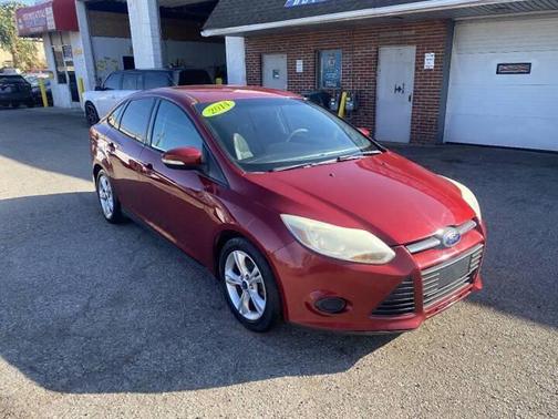Ruby Red Metallic Tinted Clearcoat 2014 Ford Focus SE