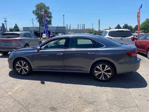 Reflex Silver Metallic 2020 Volkswagen Passat 2.0T SE