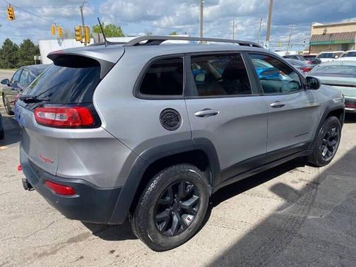Granite Crystal Metallic Clear Coat 2016 Jeep Cherokee Trailhawk