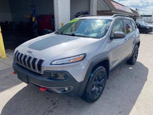 Granite Crystal Metallic Clear Coat 2016 Jeep Cherokee Trailhawk