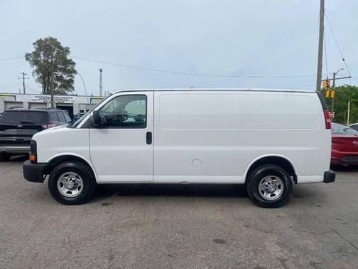 Summit White 2016 Chevrolet Express 2500 Work Van