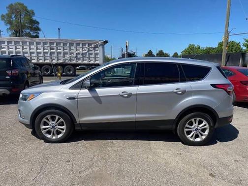 Ruby Red Metallic Tinted Clearcoat 2017 Ford Escape SE