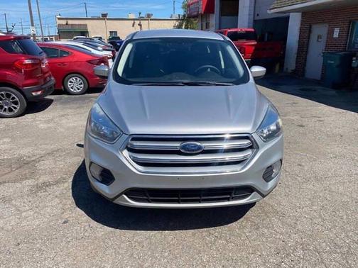 Ruby Red Metallic Tinted Clearcoat 2017 Ford Escape SE