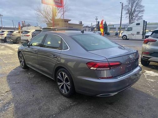 2022 Volkswagen Passat 2.0T SE
