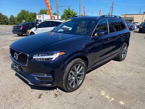 Magic Blue Metallic 2017 Volvo XC90 T6 Momentum