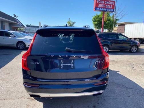 Magic Blue Metallic 2017 Volvo XC90 T6 Momentum