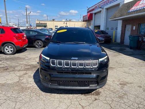Diamond Black Crystal Pearlcoat 2022 Jeep Compass Latitude Lux