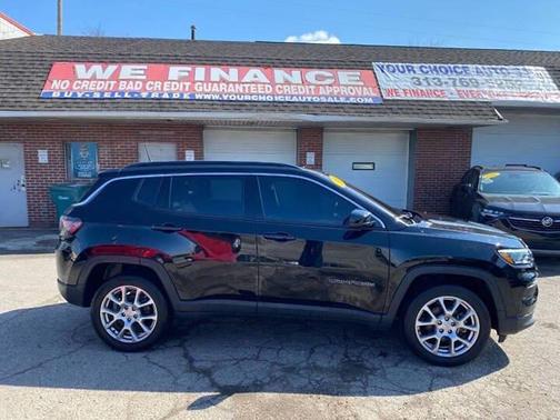 Diamond Black Crystal Pearlcoat 2022 Jeep Compass Latitude Lux