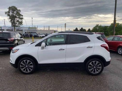 Summit White 2018 Buick Encore Essence