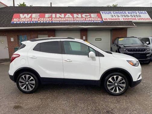 Summit White 2018 Buick Encore Essence