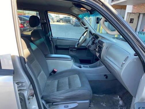 Harvest Gold Clearcoat Metallic 2003 Ford Explorer Sport Trac XLS