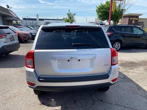 Bright Silver Metallic Clearcoat 2011 Jeep Compass Sport
