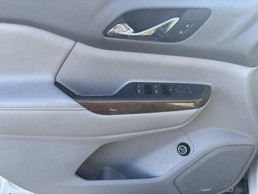 2017 GMC Acadia SLE-2