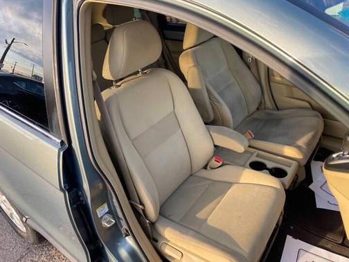 Opal Sage Metallic 2011 Honda CR-V SE
