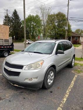Dark Silver Metallic 2012 Chevrolet Traverse LS