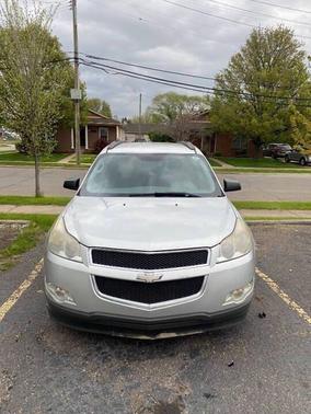Dark Silver Metallic 2012 Chevrolet Traverse LS