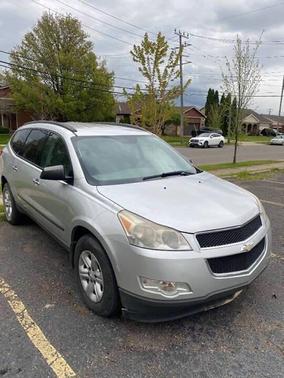 Dark Silver Metallic 2012 Chevrolet Traverse LS