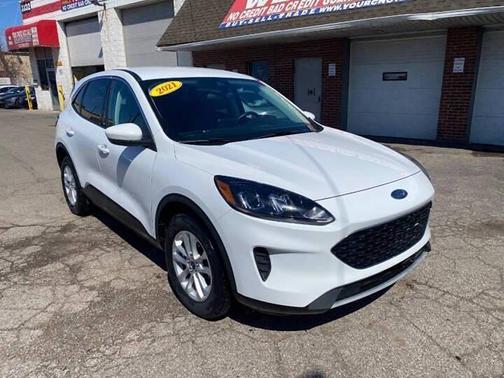 Star White Metallic Tri-Coat 2021 Ford Escape SE