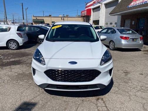 Star White Metallic Tri-Coat 2021 Ford Escape SE