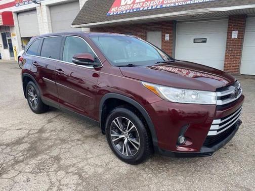 2019 Toyota Highlander LE