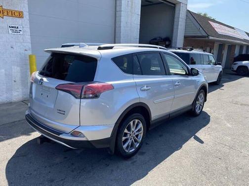 Classic Silver Metallic 2016 Toyota RAV4 Hybrid Limited