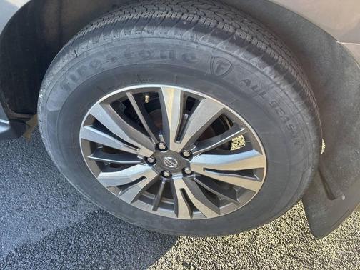 2019 Nissan Pathfinder S