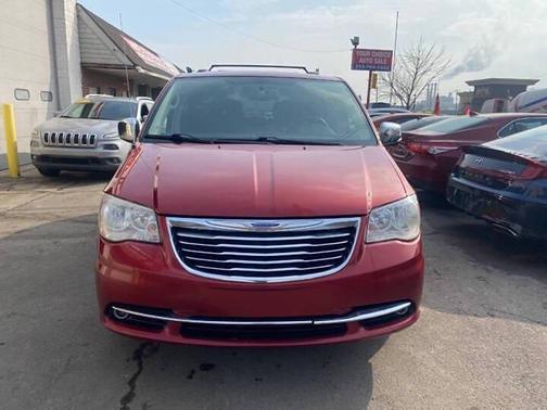 2014 Chrysler Town & Country Touring-L