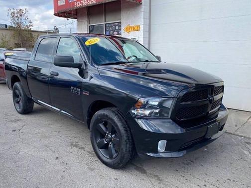 Black Clear Coat 2019 RAM 1500 Tradesman
