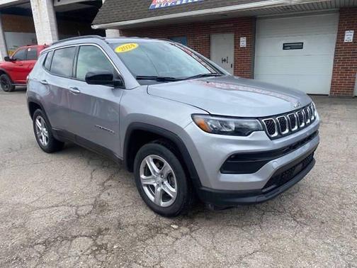 Baltic Gray Metallic Clearcoat 2024 Jeep Compass Latitude