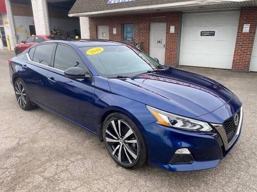 Deep Blue Pearl 2019 Nissan Altima 2.5 SR