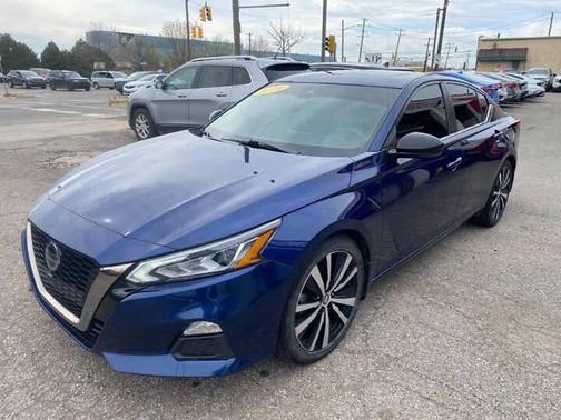 Deep Blue Pearl 2019 Nissan Altima 2.5 SR