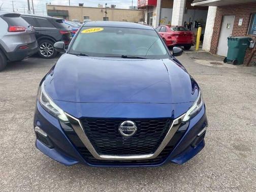 Deep Blue Pearl 2019 Nissan Altima 2.5 SR