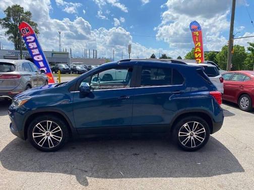 Pacific Blue Metallic 2020 Chevrolet Trax LT