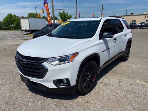 Summit White 2019 Chevrolet Traverse Premier