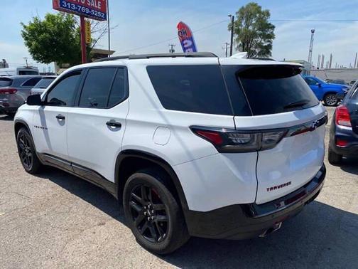 Summit White 2019 Chevrolet Traverse Premier