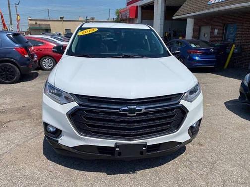 Summit White 2019 Chevrolet Traverse Premier