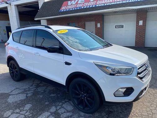 Oxford White 2019 Ford Escape SE